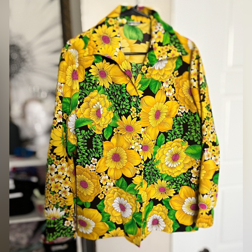 Vintage 1970s Sunflower Dagger Collar Blouse - Pykettes